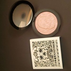 Melt Cosmetics Amor Eterno iluminación Highlighter; brand new